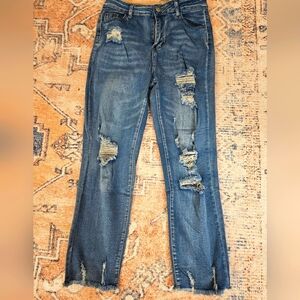 DISTRESSED JEANS